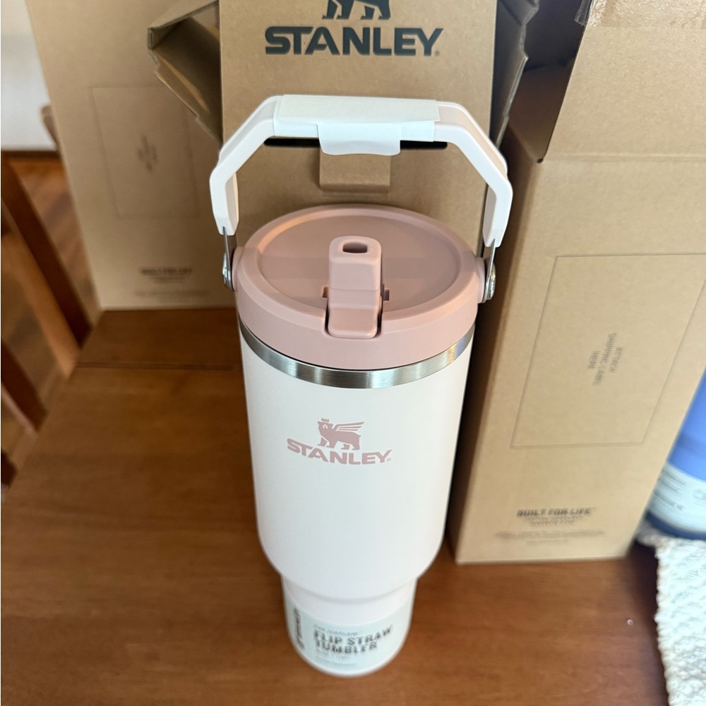 Stanley Pink and White Tumbler with Handle 40oz - Picture 2 of 3